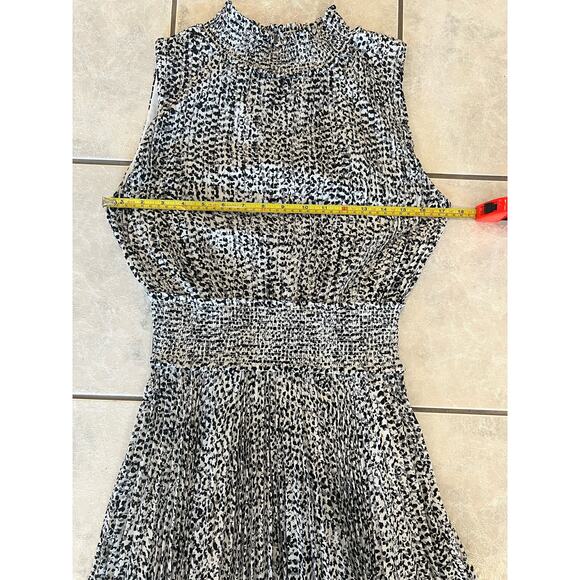 Nanette Lapore Women's Black White Spotted Print Pleated Sleeveless Sz 10 Dress - Picture 5 of 7